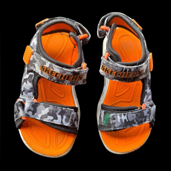 ✨Kids Skechers camo sandles✨ - Picture 4 of 4